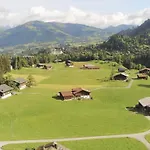 Апартаменты Alpenchalet Spiher Ferienwohnung-Studio Und Ein Weiteres Schlafzimmer Гштад