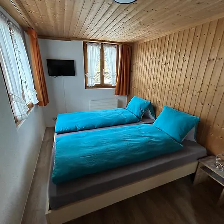 Alpenchalet Spiher Ferienwohnung-Studio Und Ein Weiteres Schlafzimmer * Gstaad